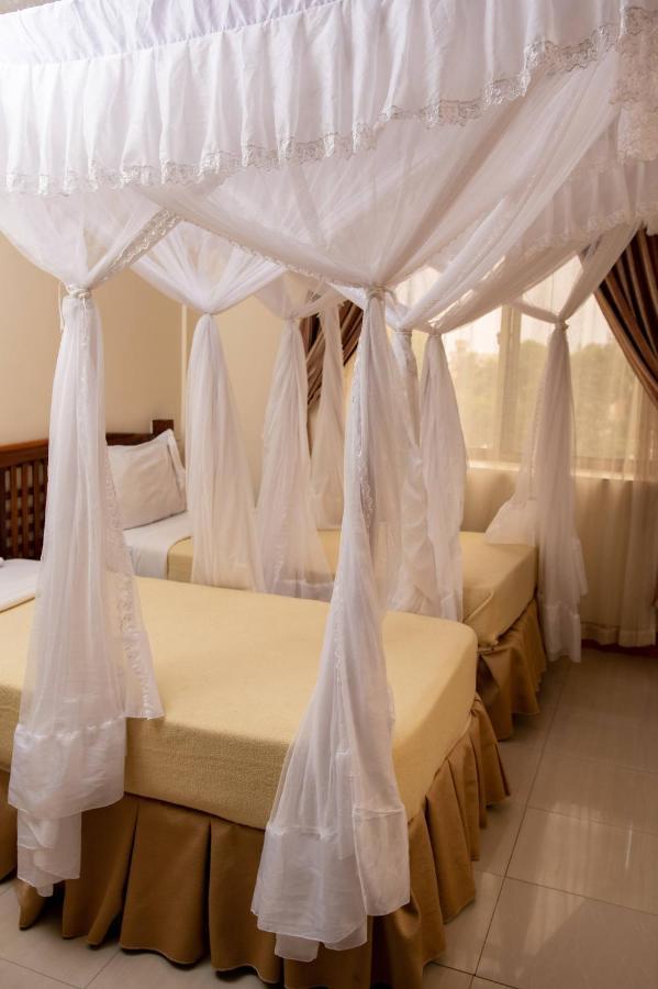Briston Hotel Arusha Exterior foto